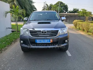 Photo - Toyota Hilux 2017 Gris