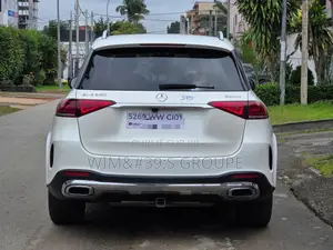 Mercedes-Benz GLC-Class 2021 Blanc cassé