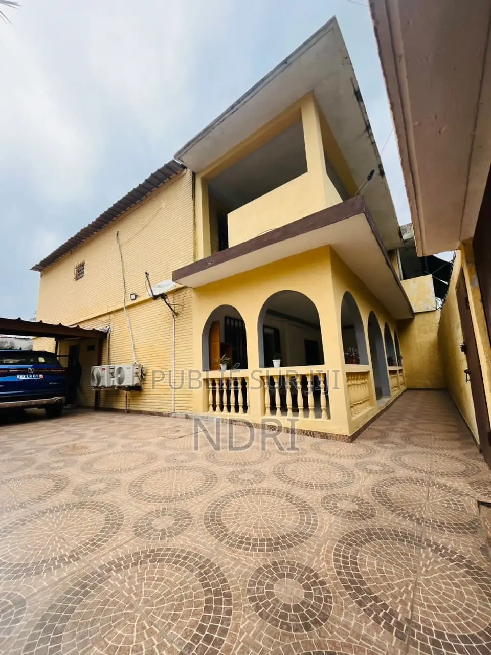 5chbre Duplex dans Building House, Deux Plateaux à Vendre