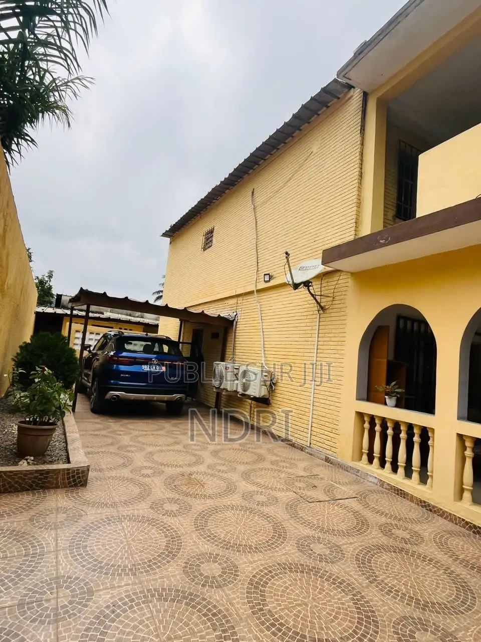 5chbre Duplex dans Building House, Deux Plateaux à Vendre