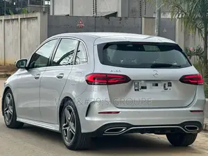 New Mercedes-Benz B-Class 2024 Gris
