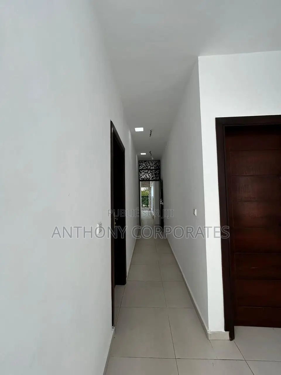 3chbre Duplex dans Anthony, Cocody à Louer