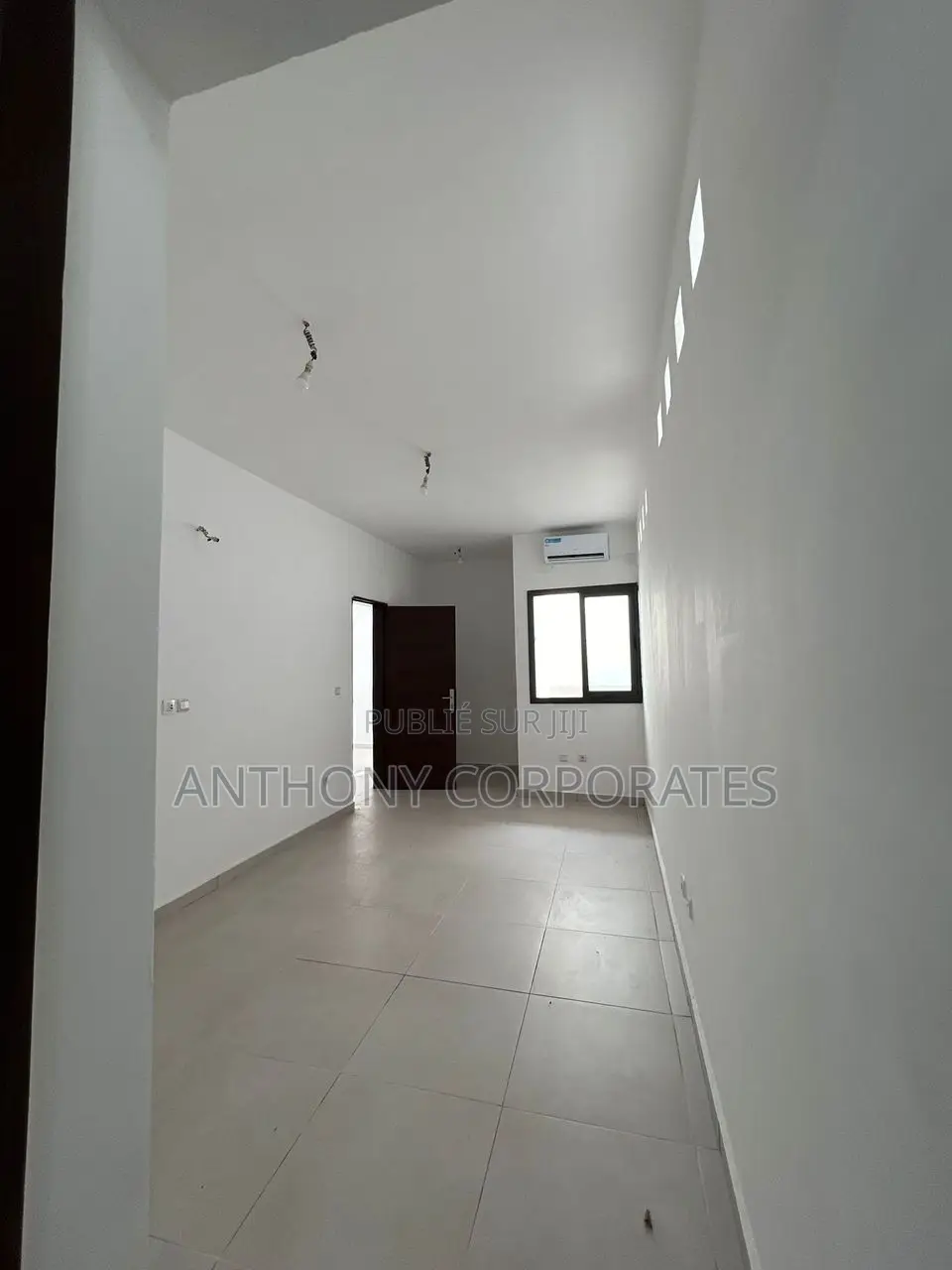 3chbre Duplex dans Anthony, Cocody à Louer