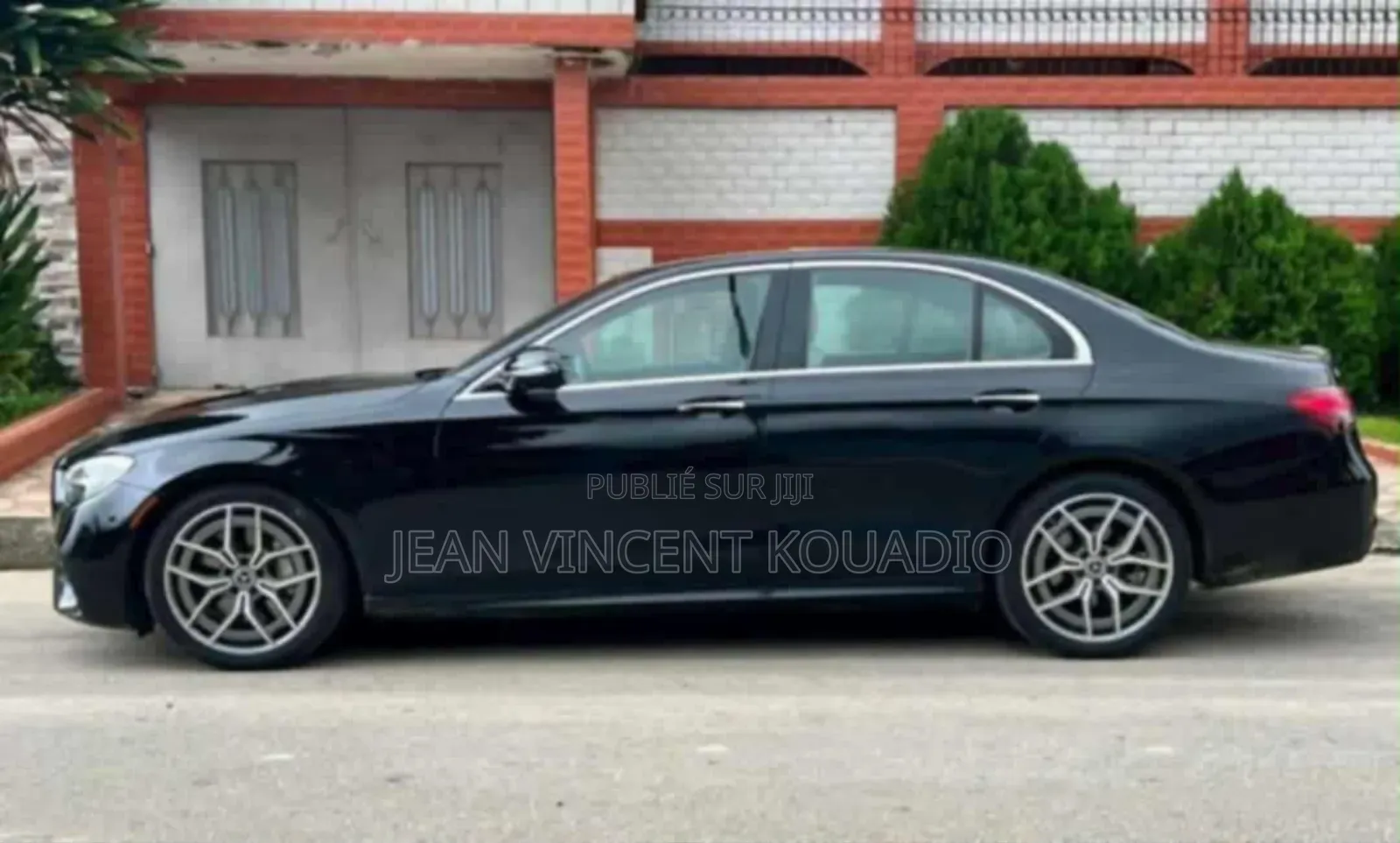 Mercedes-Benz E350 2022 Black