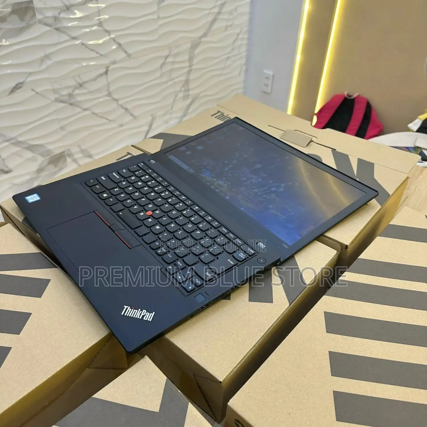 Neuf Lenovo ThinkPad T480s 8GB Intel Core I5 SSD 256GB