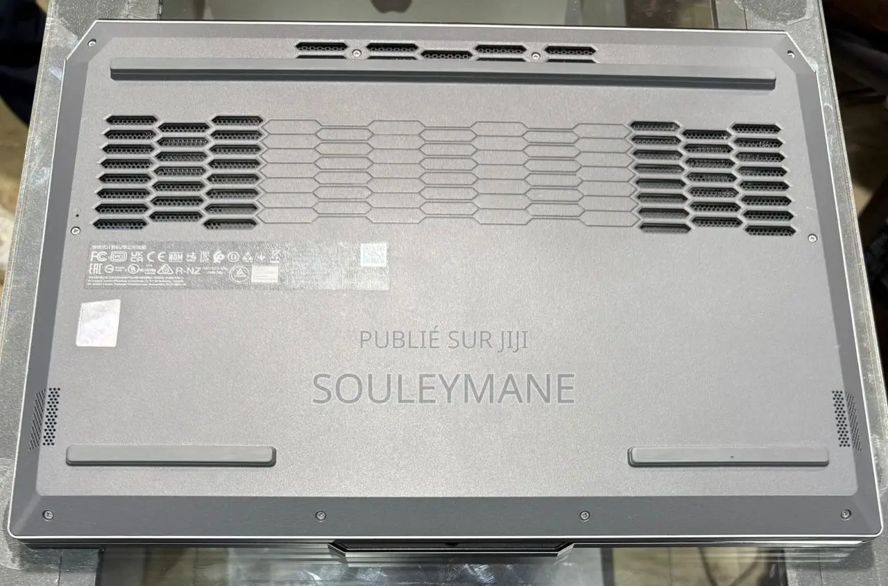 New Ordinateur Portable Lenovo LOQ 15ARP9 24GB Intel Core I5 SSD 512GB