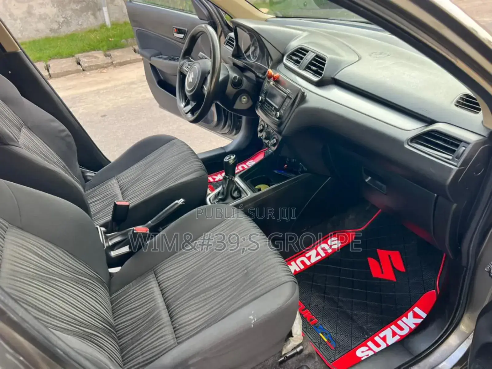 Suzuki Dzire 2024 Gris