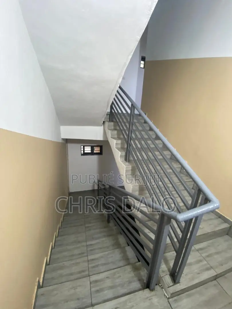 2chbre Appartement dans Dalo Davy, Cocody à Louer