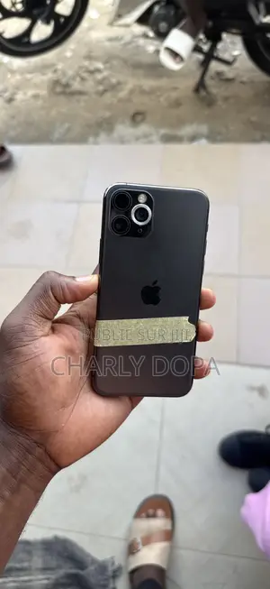 Photo - Apple iPhone 11 Pro 64 GB Vert