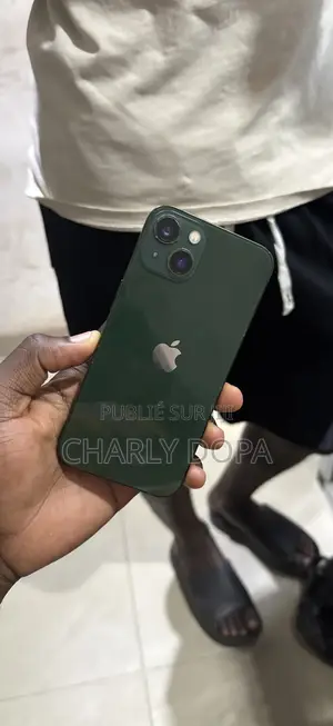 Photo - Apple iPhone 13 128 GB Vert