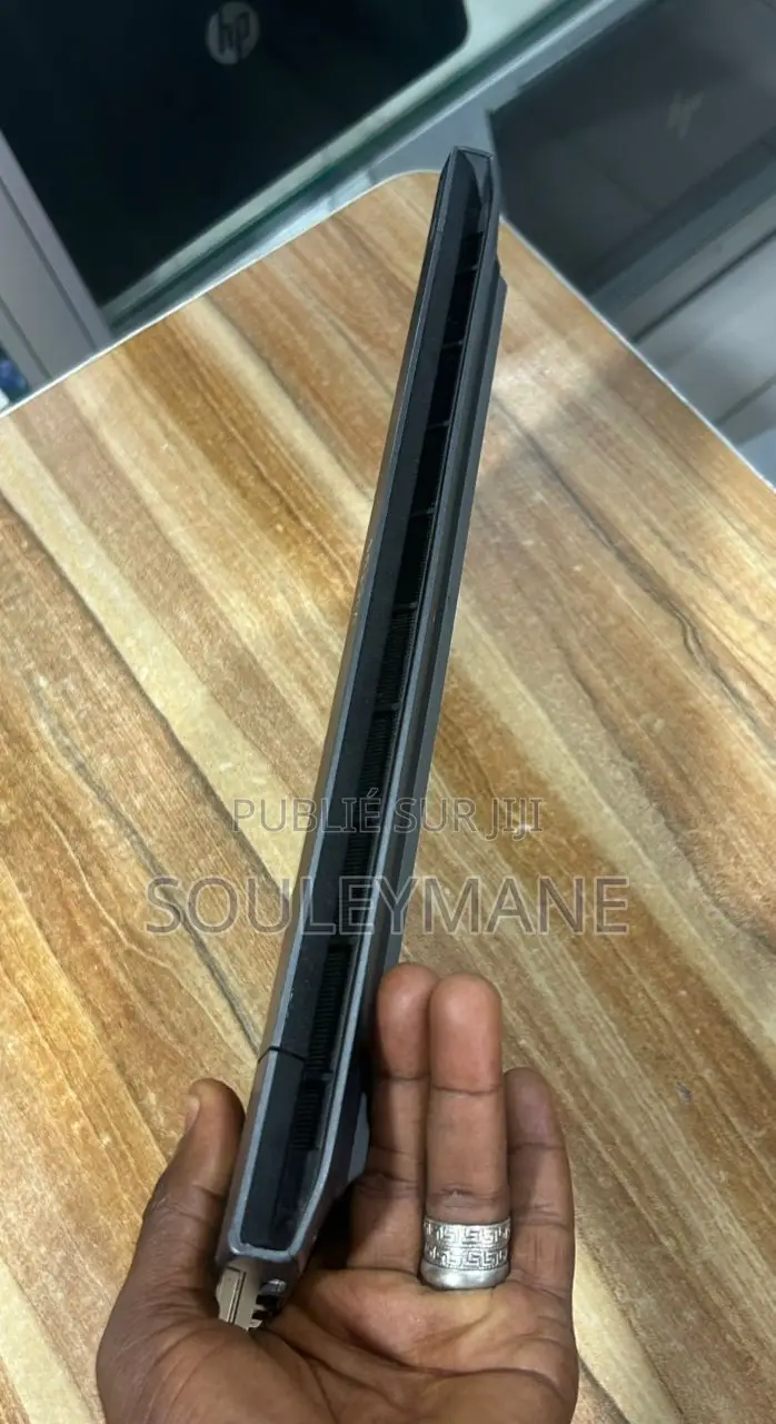 Ordinateur Portable HP Victus 15 16GB AMD Ryzen 7 SSD 512GB