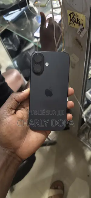 Photo - Apple iPhone 16 128 GB Black