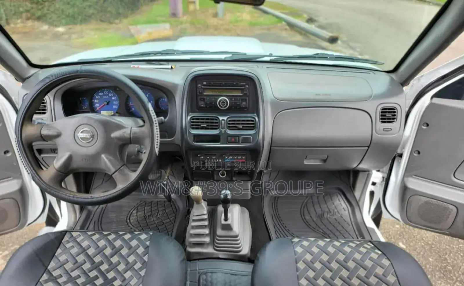 Nissan Hardbody 2015 Blanc