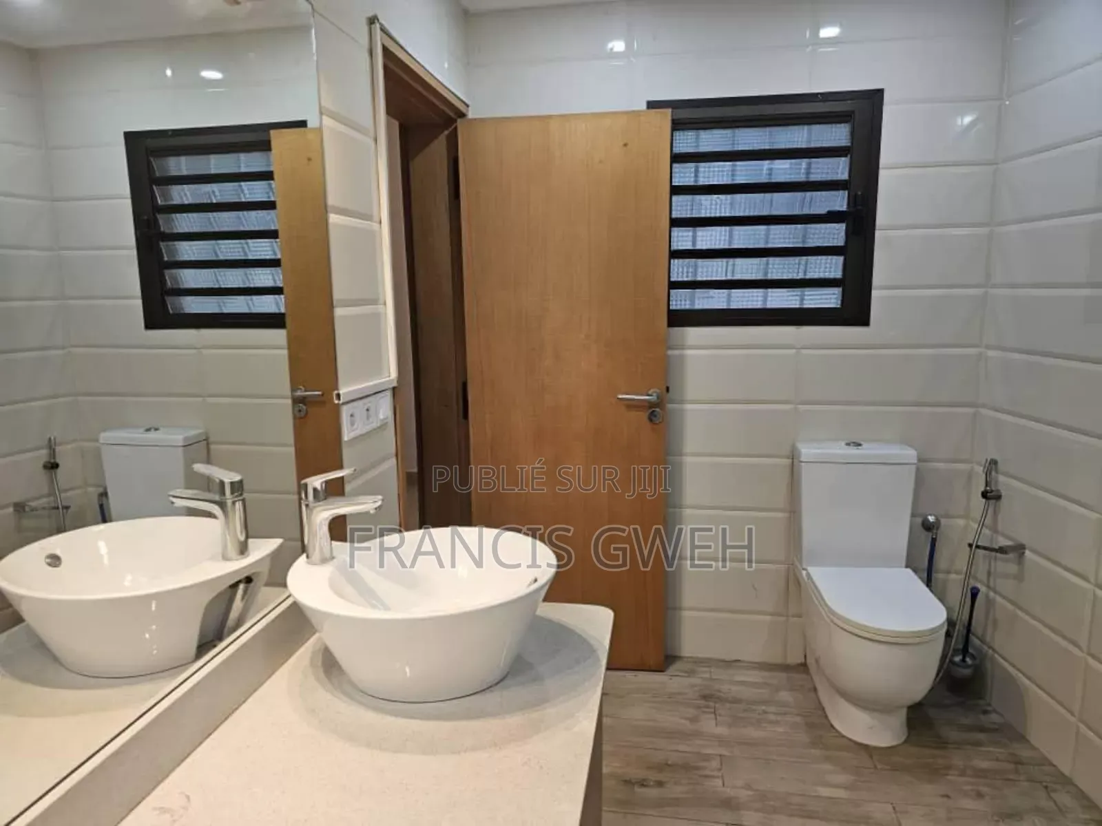 3chbre Villa dans Gweh Francis, Cocody à Louer