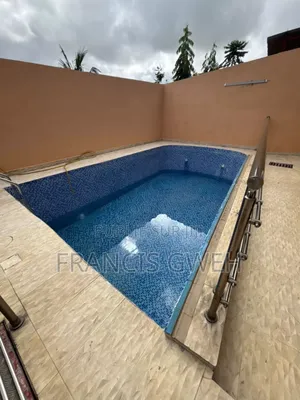 6chbre Duplex dans Gweh Francis, Cocody à Louer