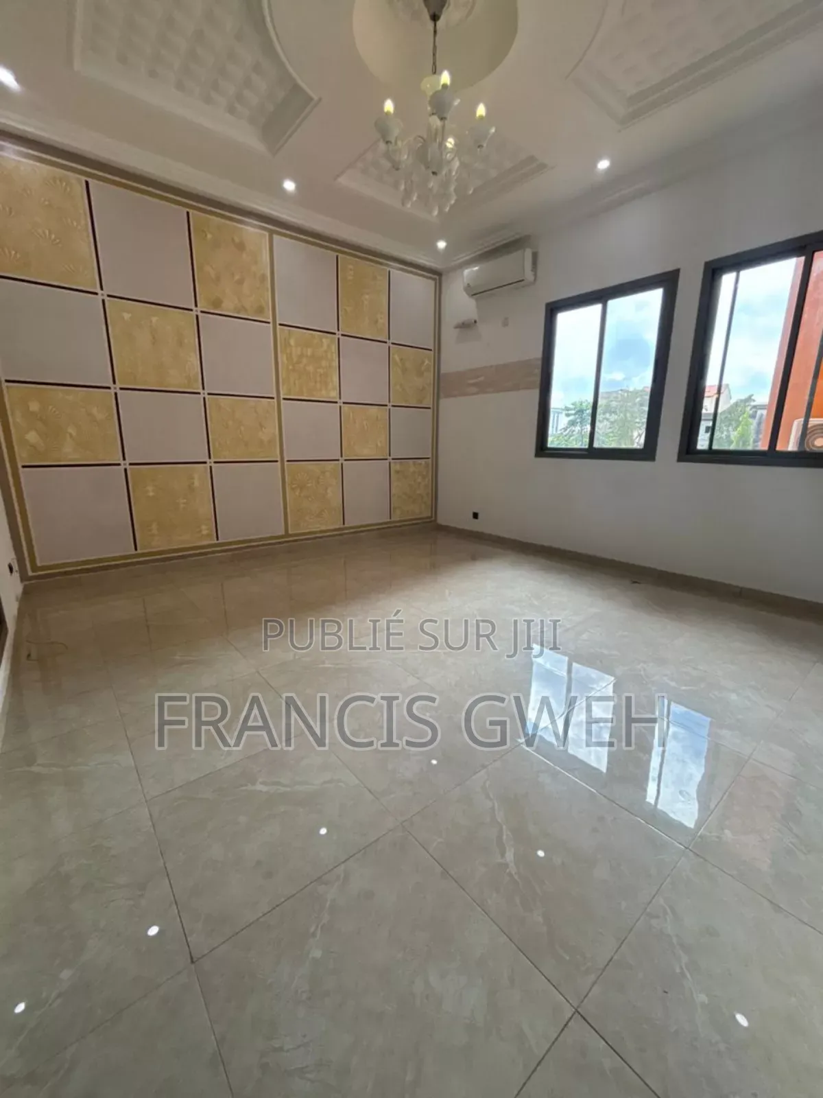 6chbre Duplex dans Gweh Francis, Cocody à Louer