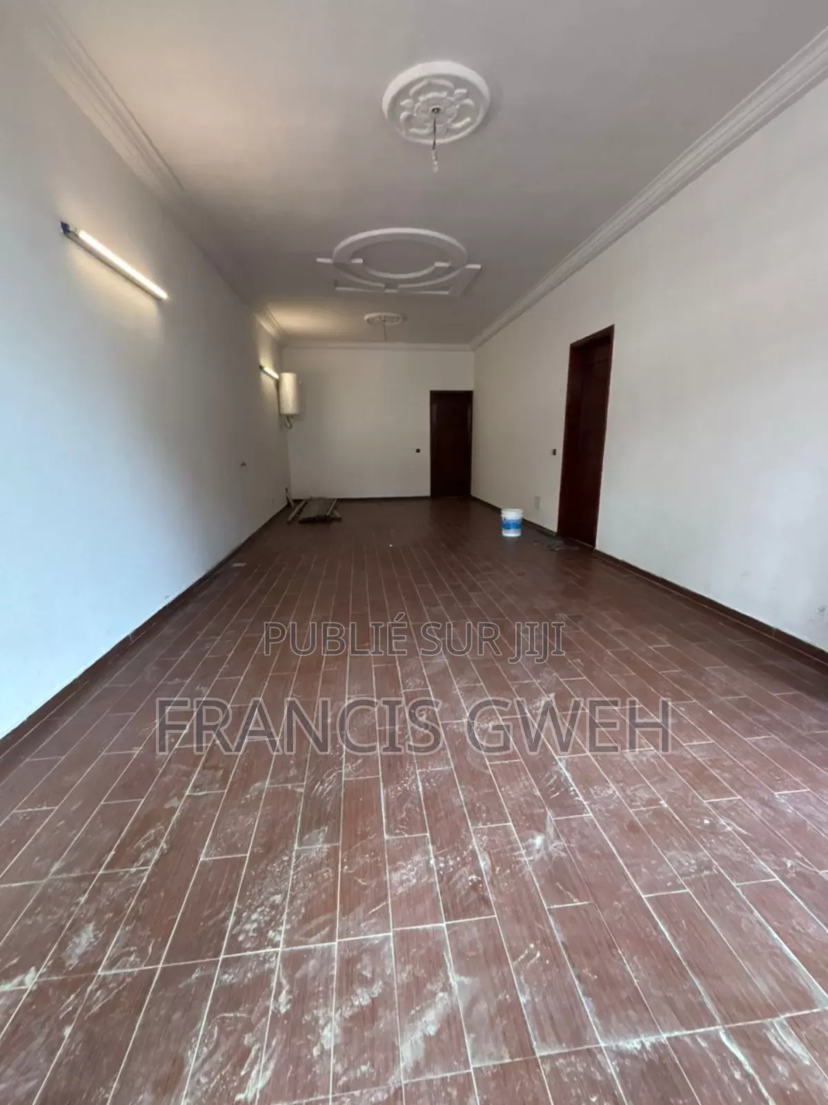 6chbre Duplex dans Gweh Francis, Cocody à Louer