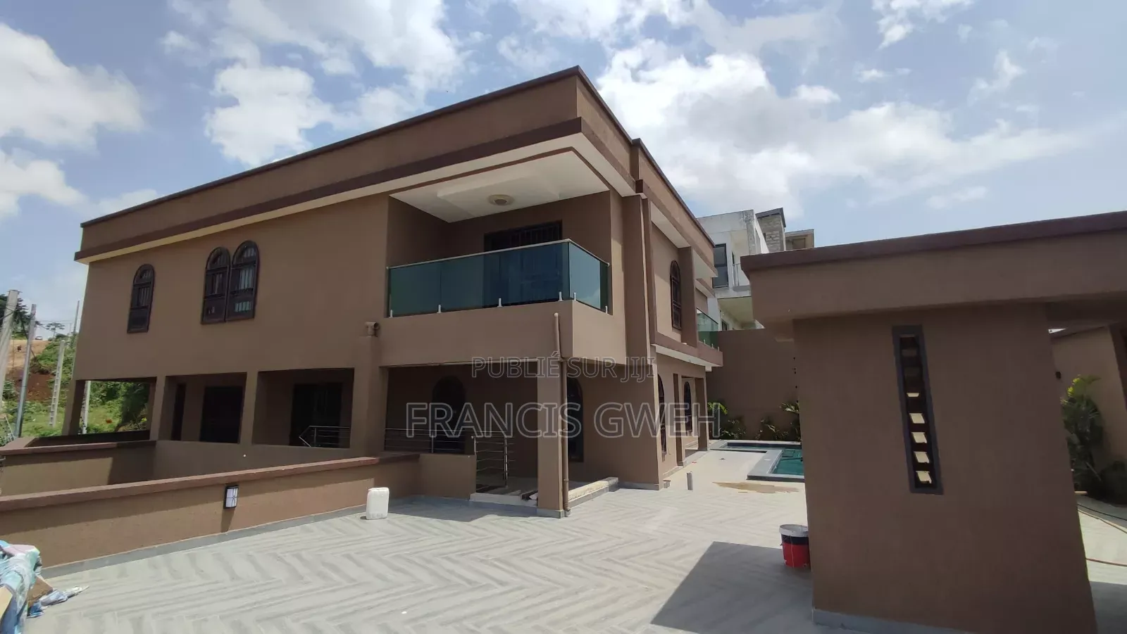 5chbre Duplex dans Gweh Francis, Cocody à Louer