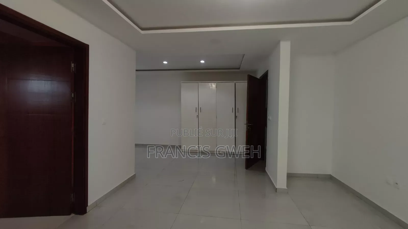 5chbre Duplex dans Gweh Francis, Cocody à Louer