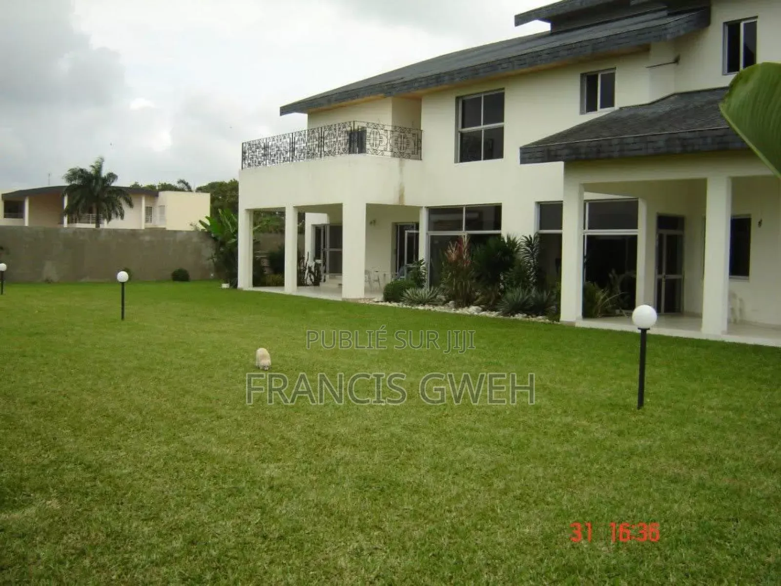 8chbre Duplex dans Gweh Francis, Cocody à Vendre
