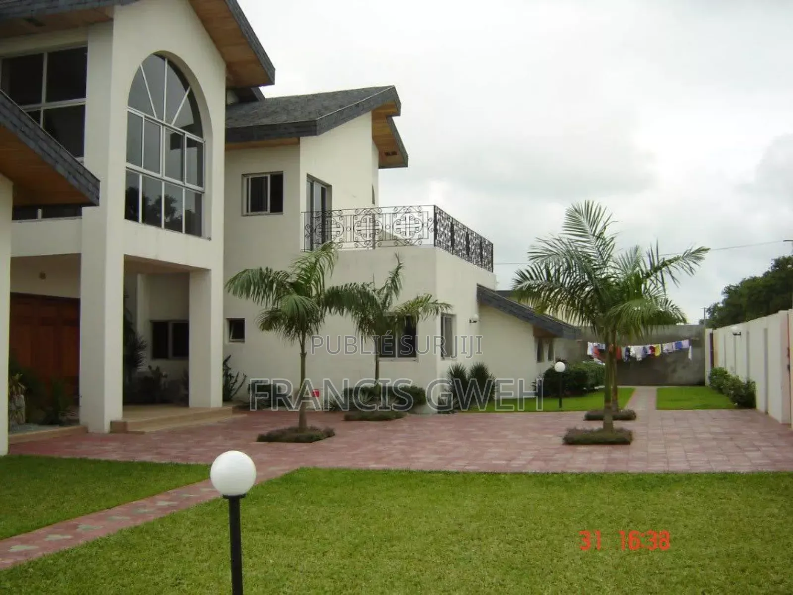 8chbre Duplex dans Gweh Francis, Cocody à Vendre