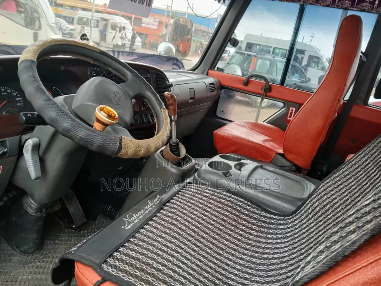 Hyundai County 2017 Jaune