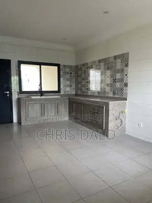 5chbre Duplex dans Dalo Davy, Cocody à Louer
