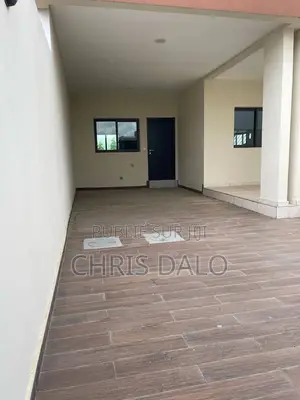 5chbre Duplex dans Dalo Davy, Cocody à Louer