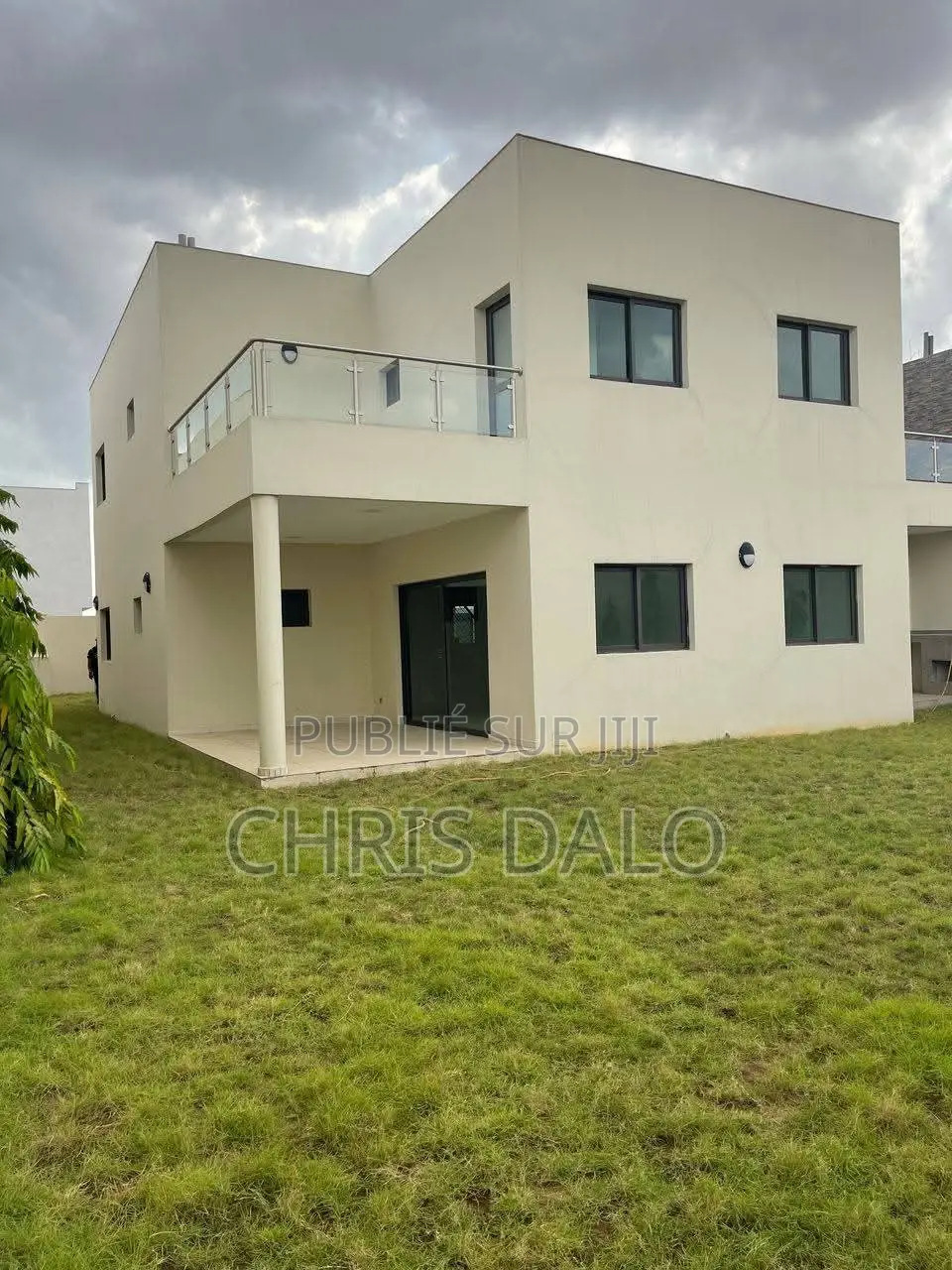 5chbre Duplex dans Dalo Davy, Cocody à Louer