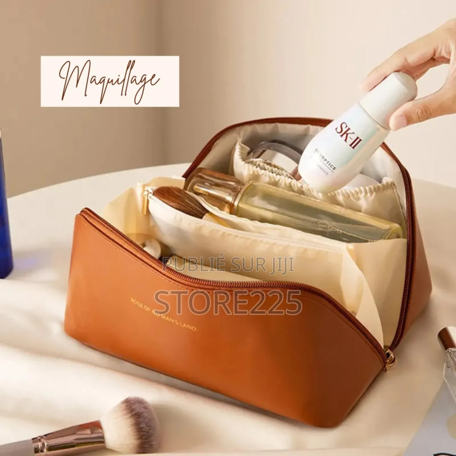 Rousse De Maquillage Disponible Maintenant 