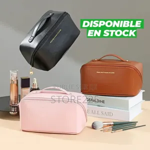 Rousse De Maquillage Disponible Maintenant 