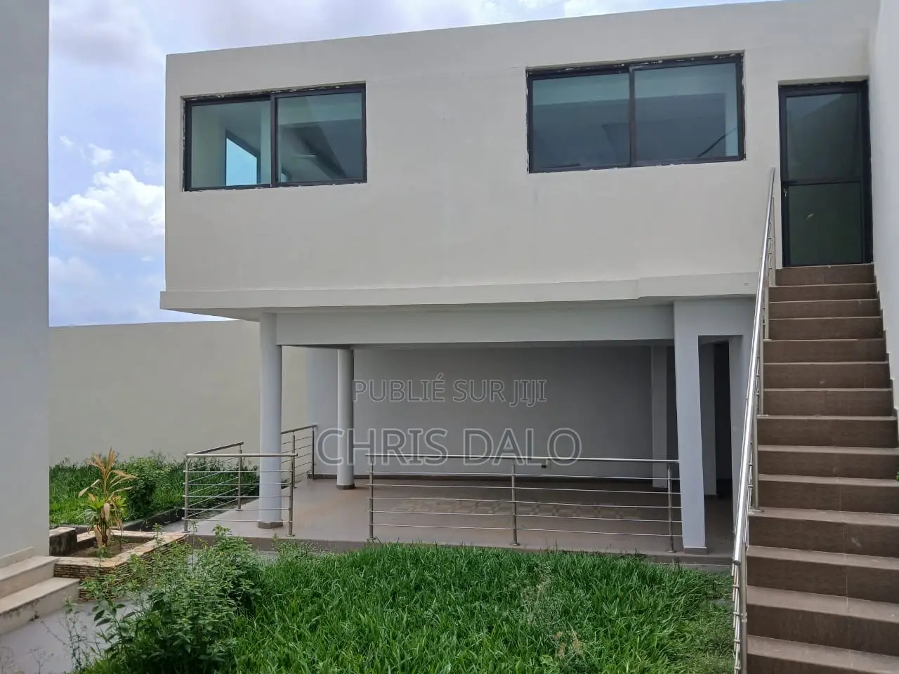 5chbre Duplex dans Dalo Davy, Cocody à Louer