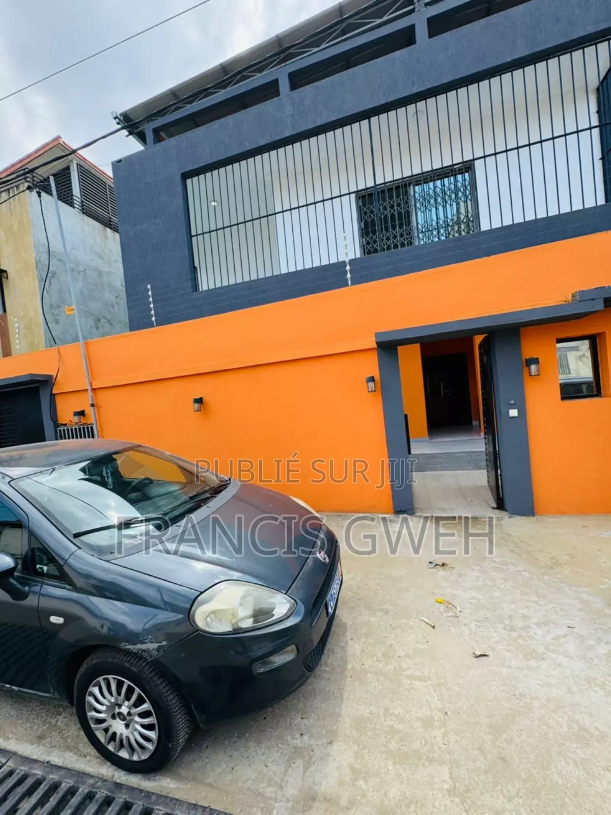 4chbre Duplex dans Gweh Francis, Cocody à Louer