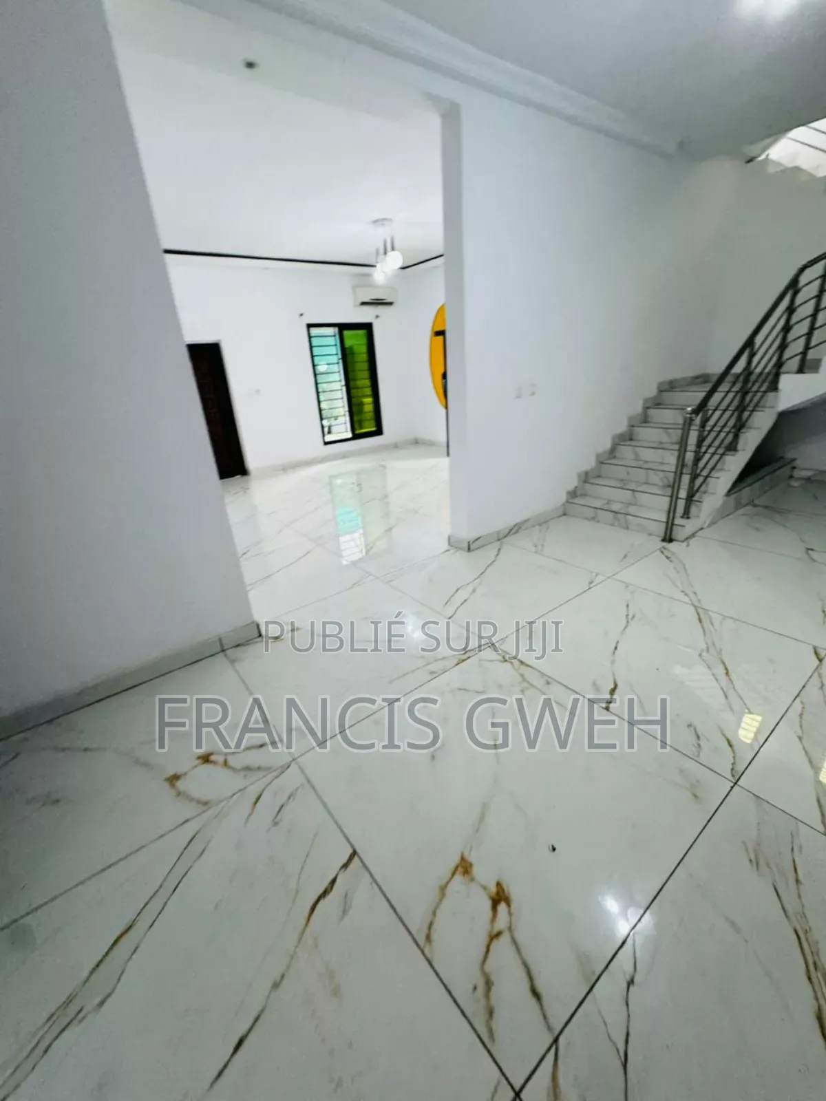 4chbre Duplex dans Gweh Francis, Cocody à Louer