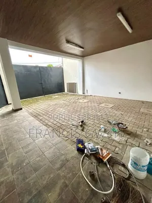 4chbre Duplex dans Gweh Francis, Cocody à Louer