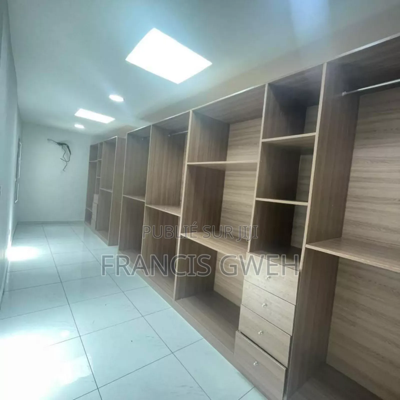4chbre Duplex dans Gweh Francis, Cocody à Louer