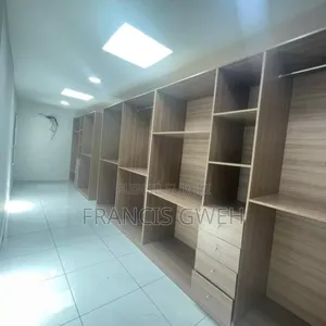 4chbre Duplex dans Gweh Francis, Cocody à Louer