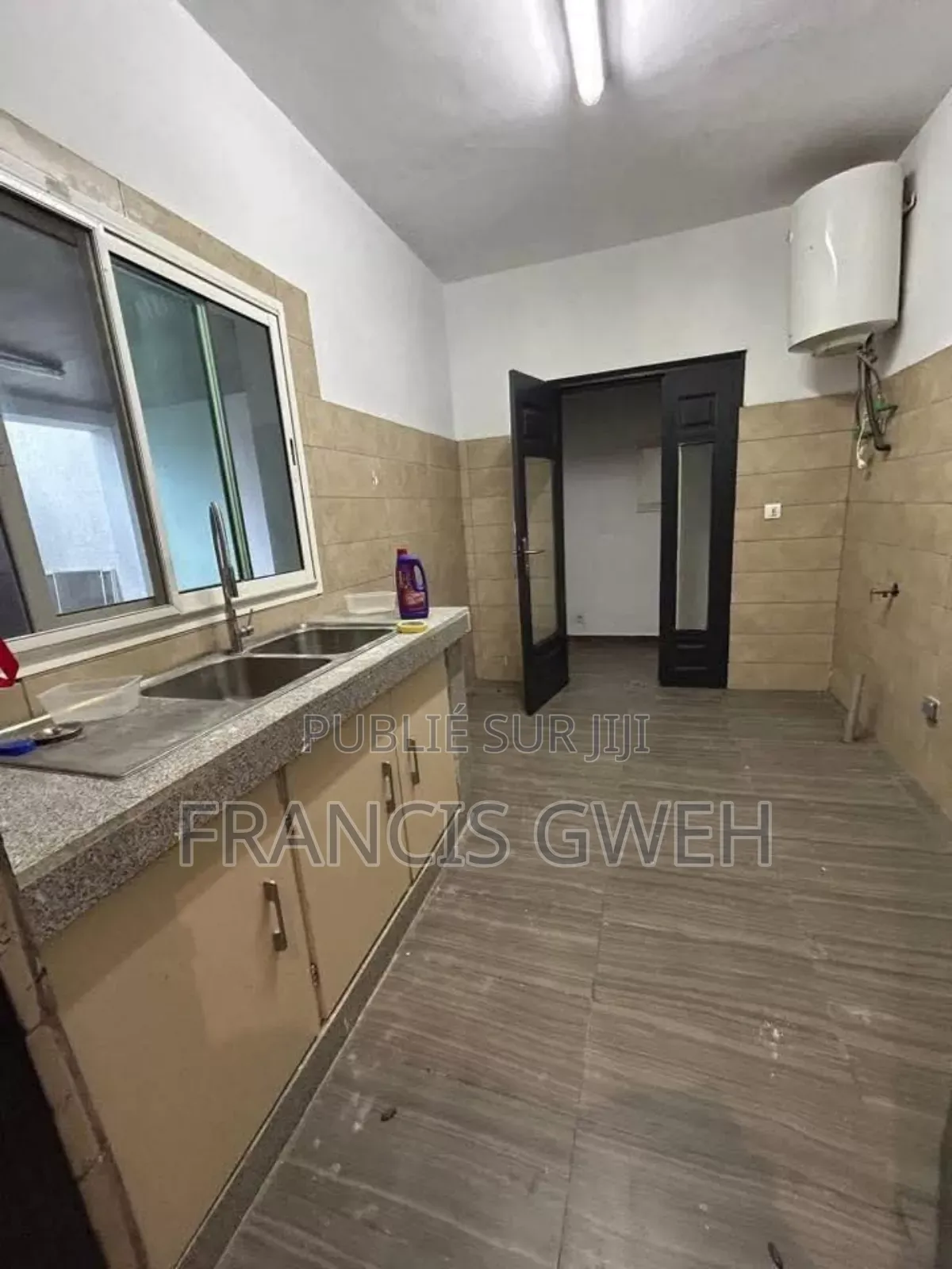 4chbre Duplex dans Gweh Francis, Cocody à Louer