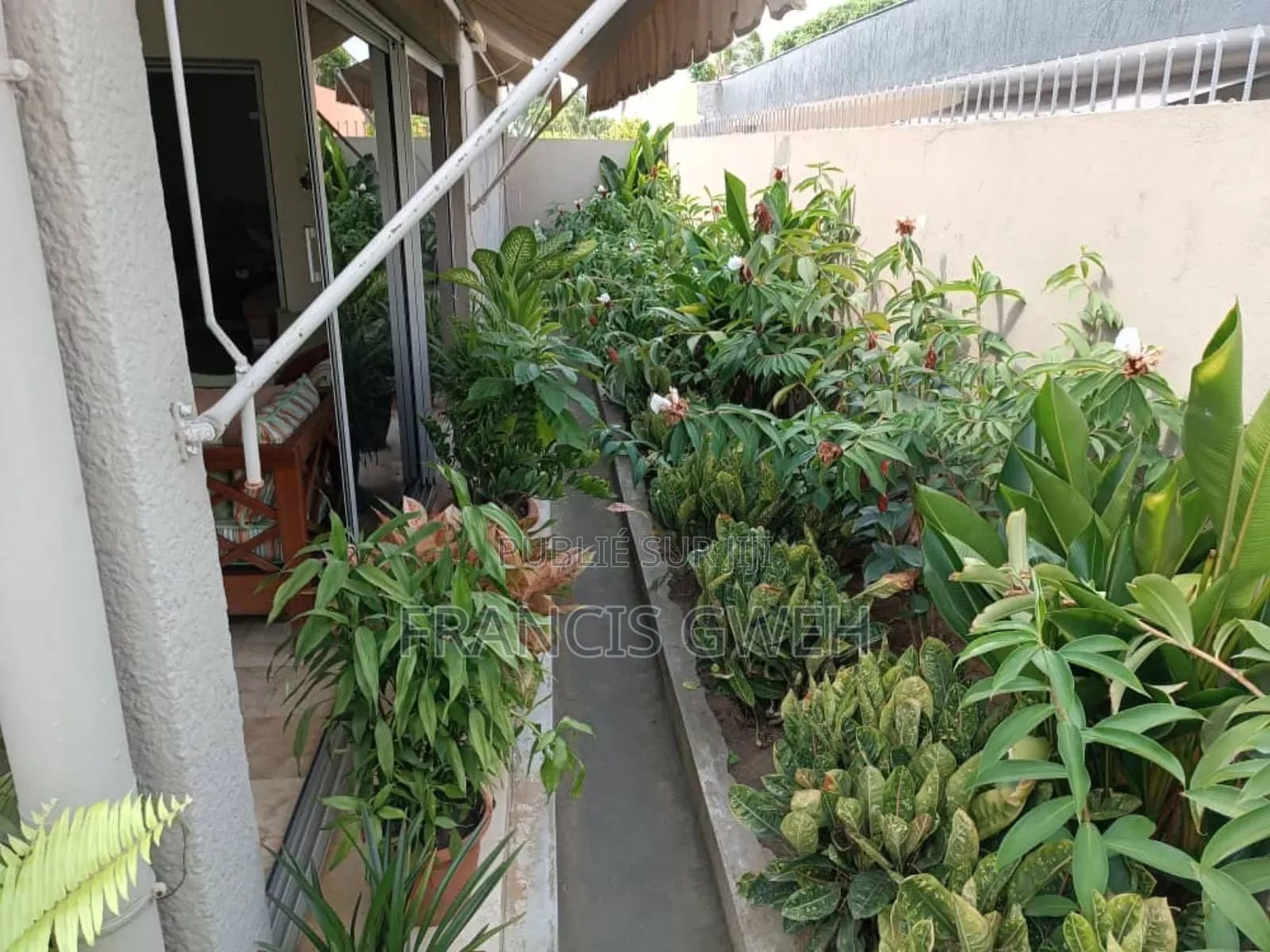 3chbre Villa dans Gweh Francis, Cocody à Louer