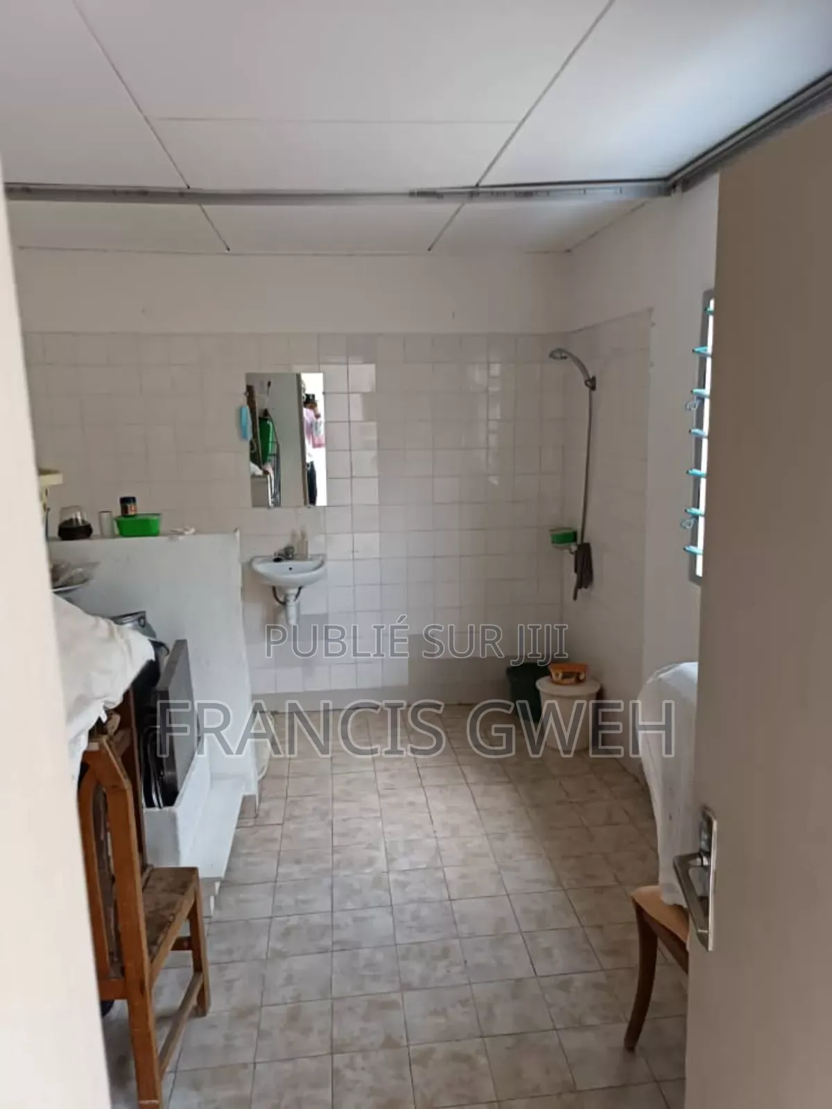 3chbre Villa dans Gweh Francis, Cocody à Louer