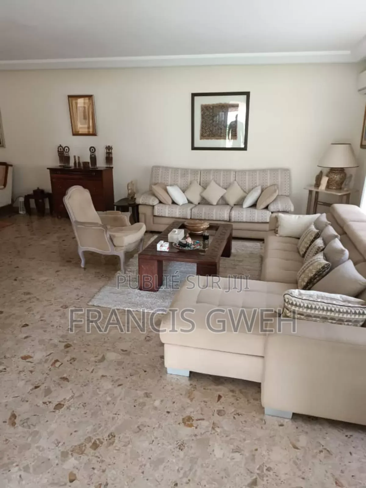 3chbre Villa dans Gweh Francis, Cocody à Louer