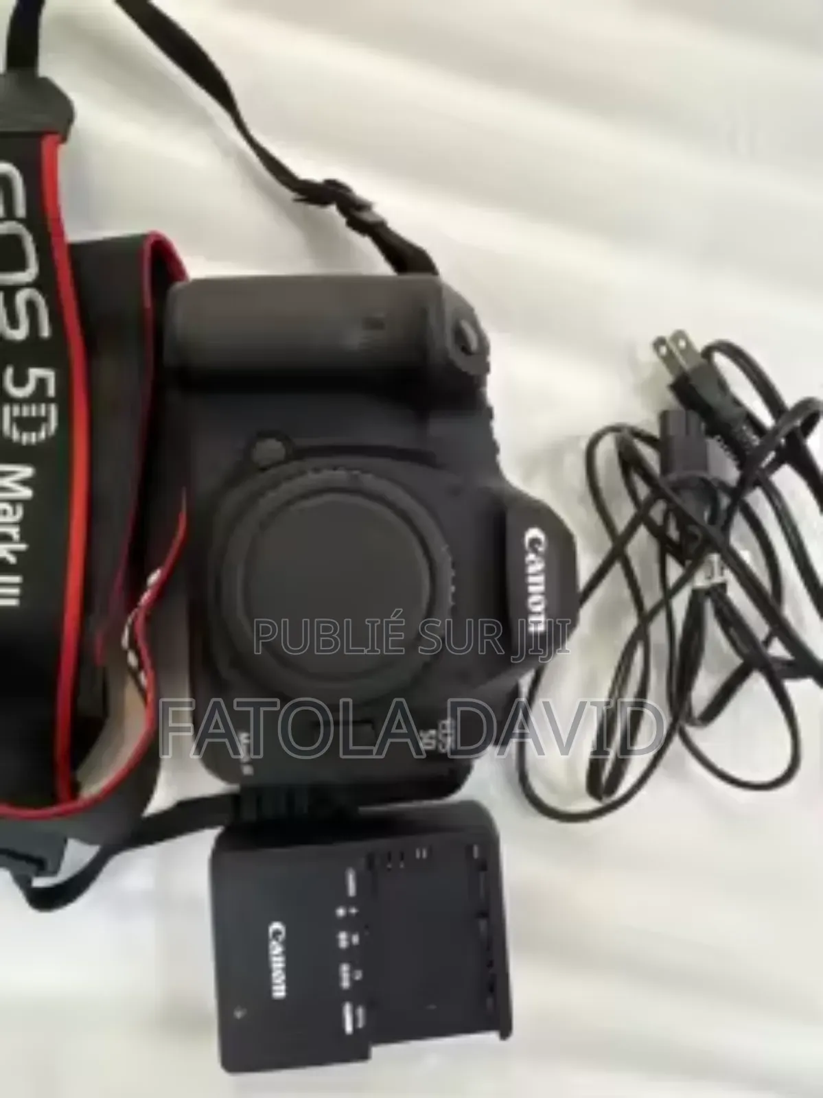 Canon 5d Mark LLL Neuf Boîtier Nu Avec Grip Plus Batterie