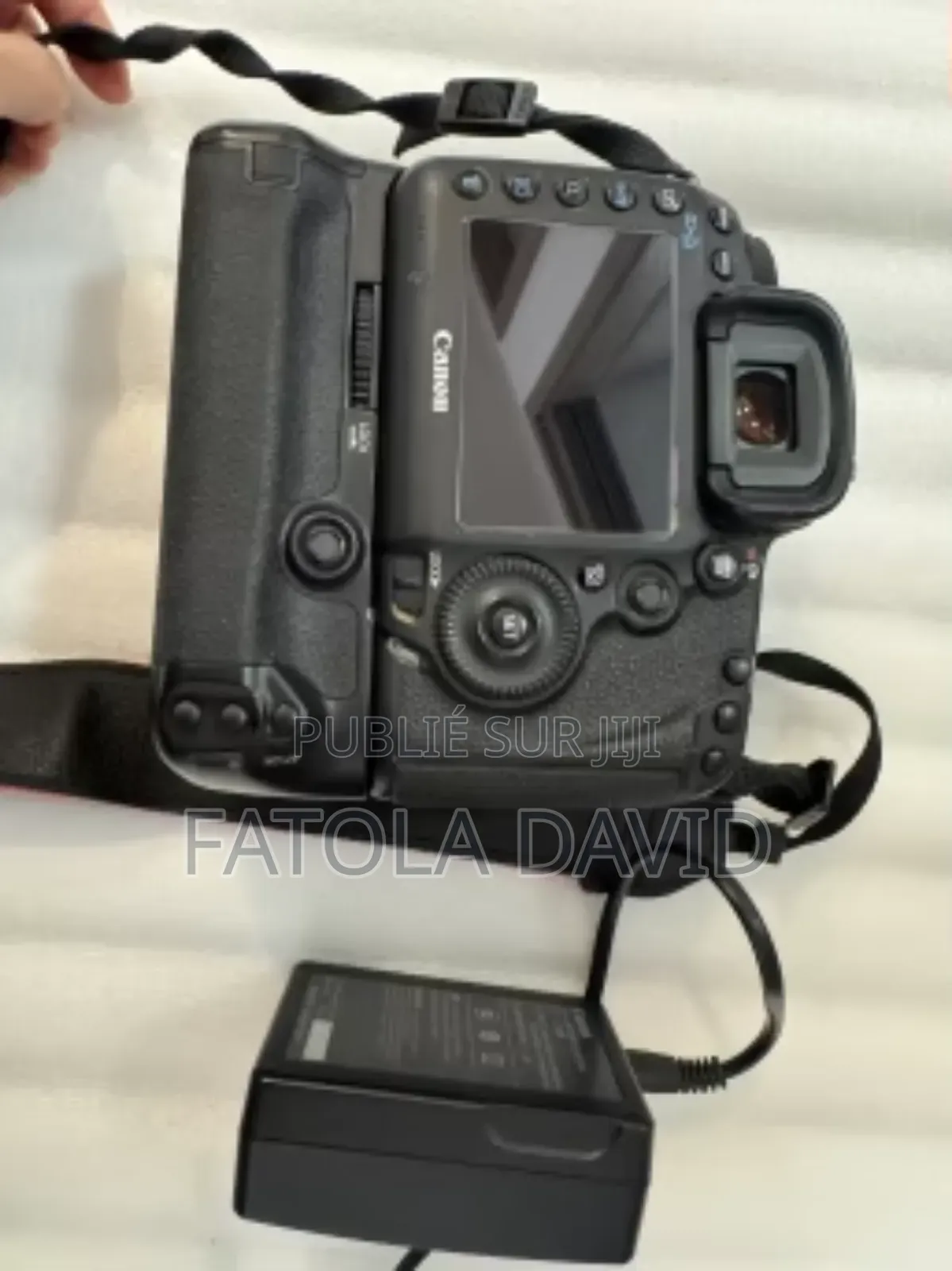 Canon 5d Mark LLL Neuf Boîtier Nu Avec Grip Plus Batterie