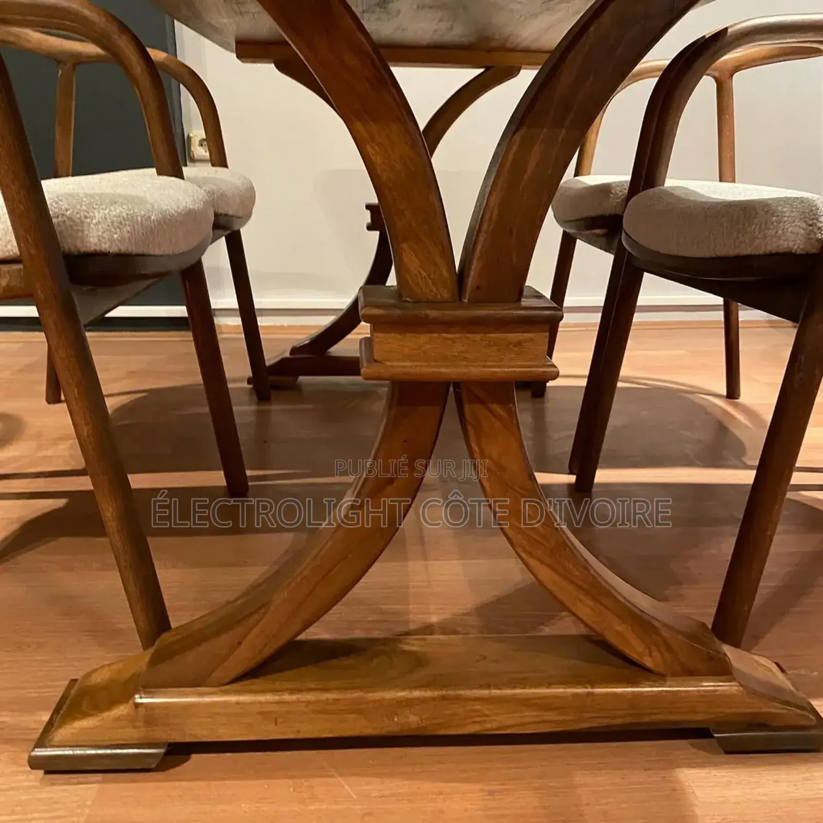 Table À Manger en Bois Massif  