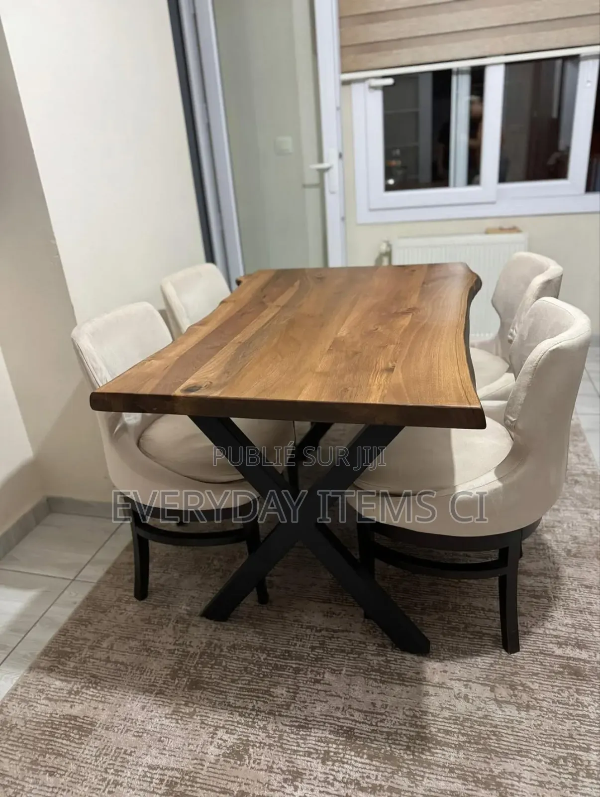 Table À Manger 4 Places Neuve   