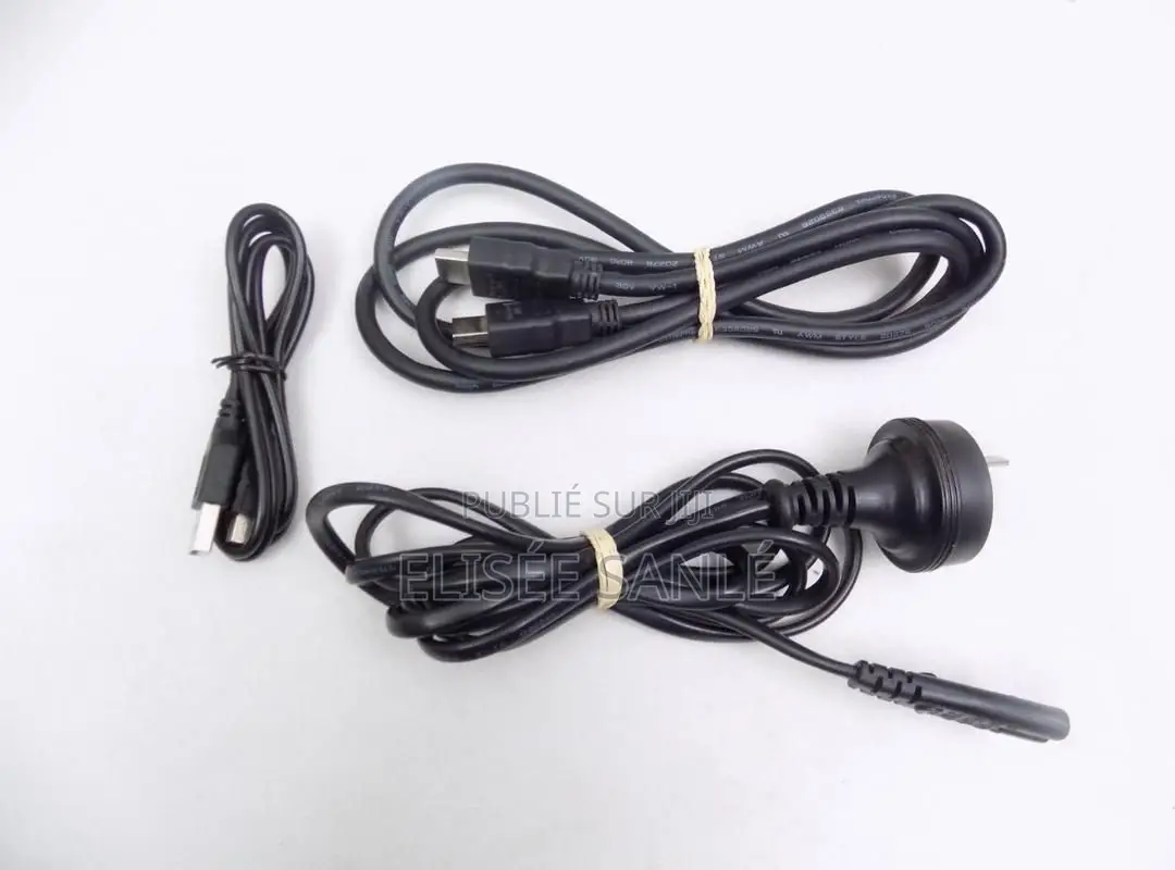 Eux Vidéo Ps3 Slim 
Vendu Avec +20 Jeux Déjà Installé