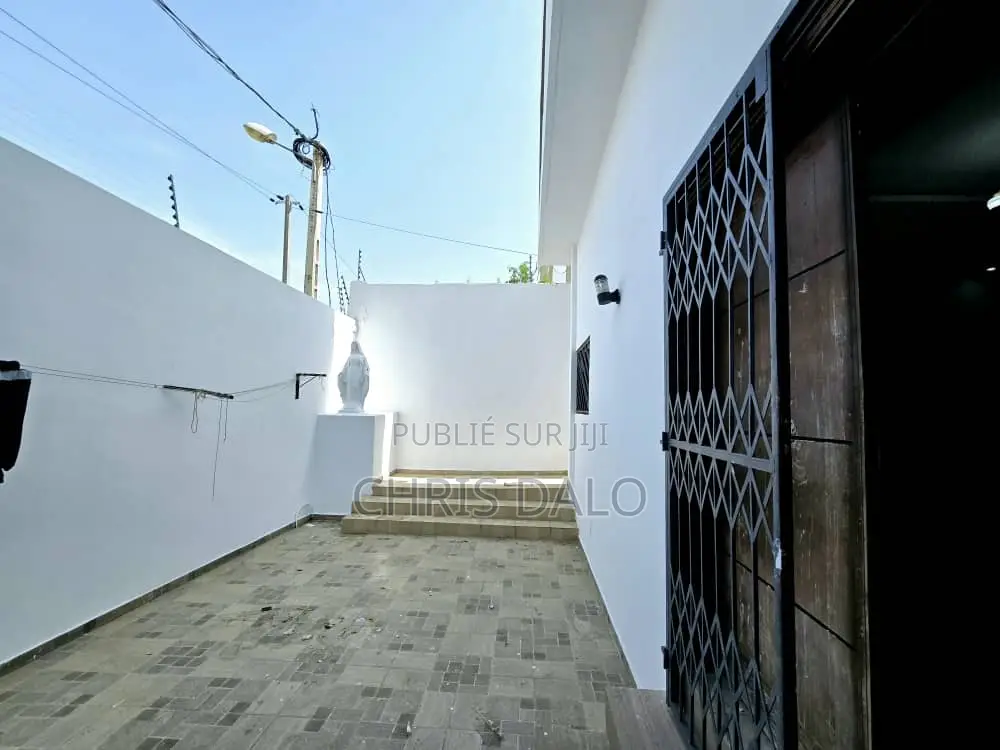 6chbre Duplex dans Djorobité 1, Cocody à Vendre