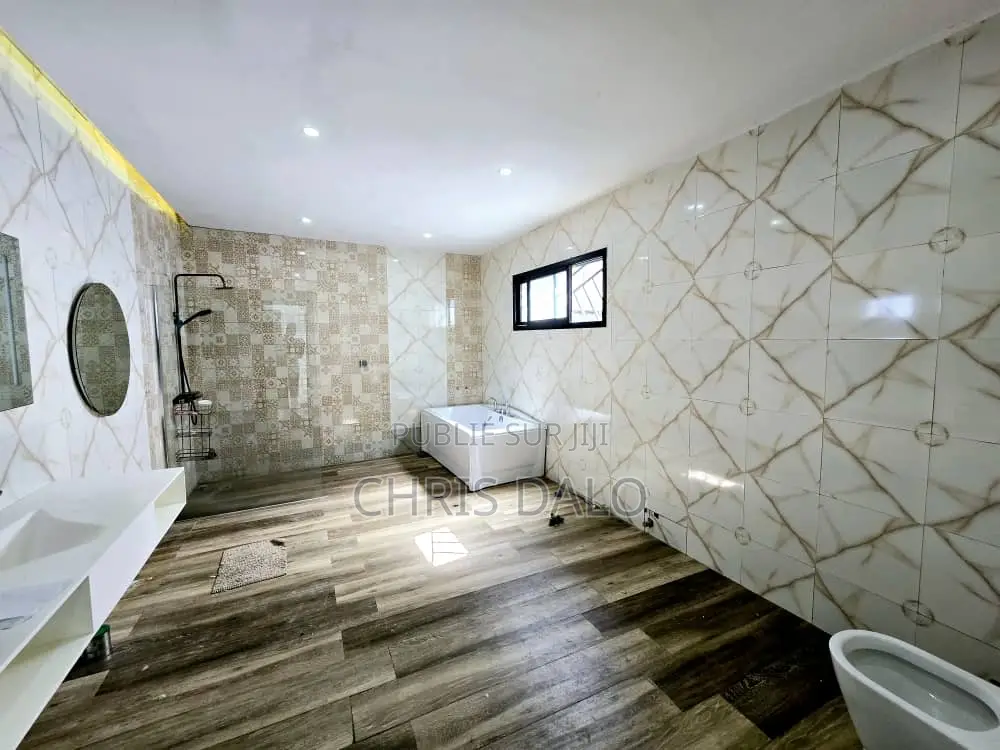 6chbre Duplex dans Djorobité 1, Cocody à Vendre