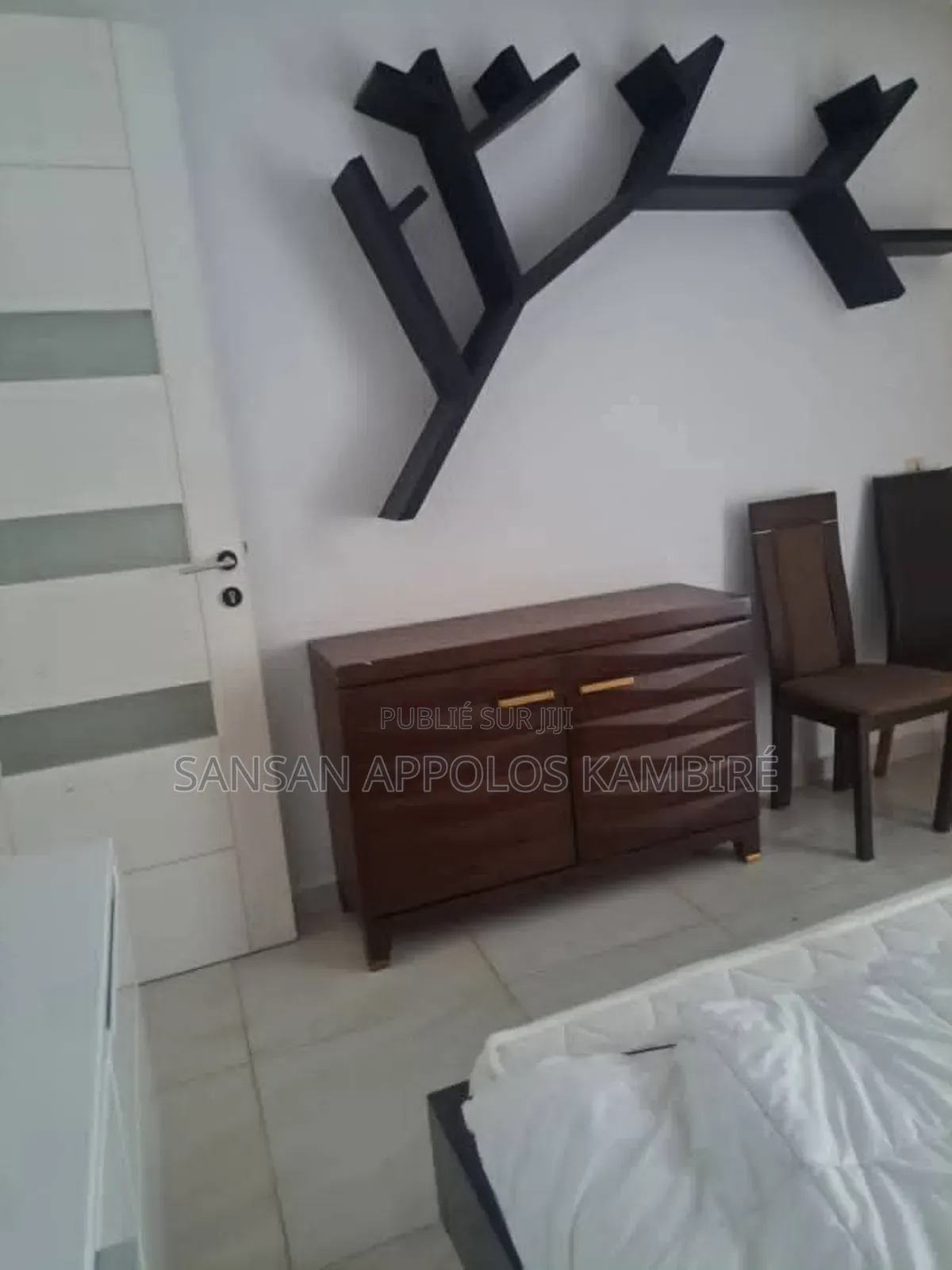 Furnished 3chbre Appartement dans Un Appart, Cocody à Vendre