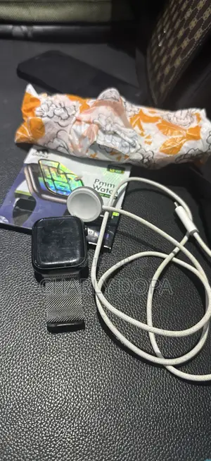 Photo - Apple Watch Série 9 45mm Avec Chargeur